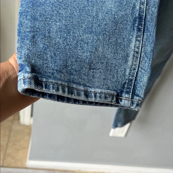 H&M TAPERED HIGH-WAIST ANKLE JEANS - Picture 4 of 8